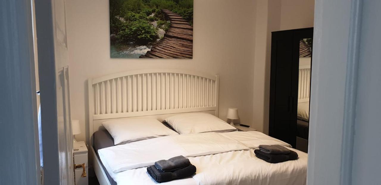 Pension Italia Lubeck Bagian luar foto